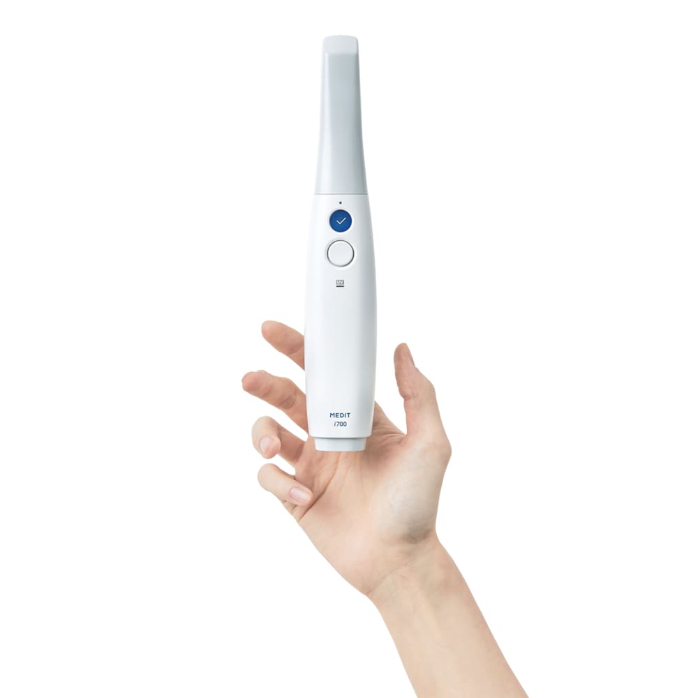 Medit i700 Wireless Intraoral Scanner